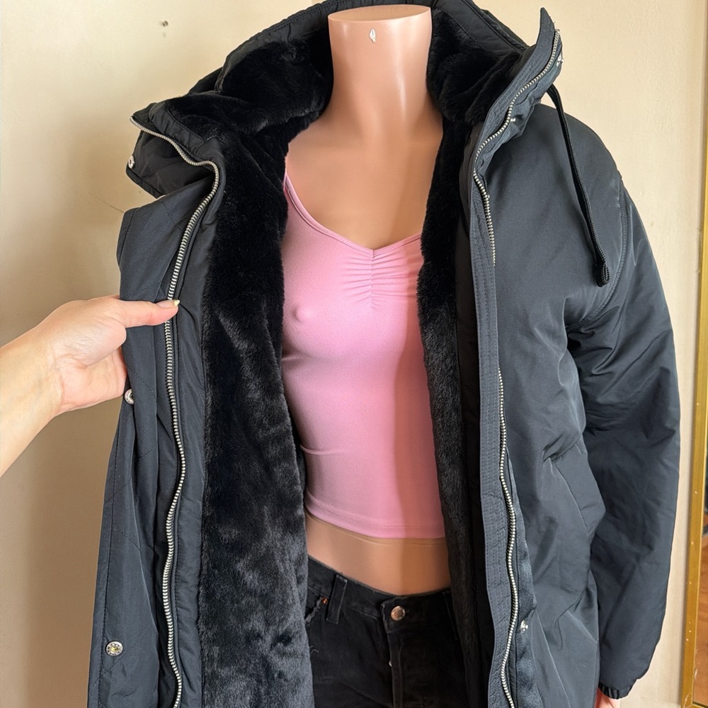 Universal Thread Black Hooded Puffer Jacket - Picture 2 of 3